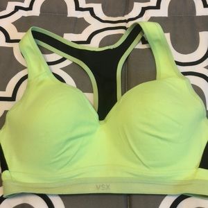 Victoria’s Secret Sports Bra Size 34D